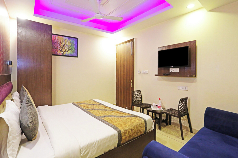 Bedroom 3, Airport Hotel Redstone, Delhi