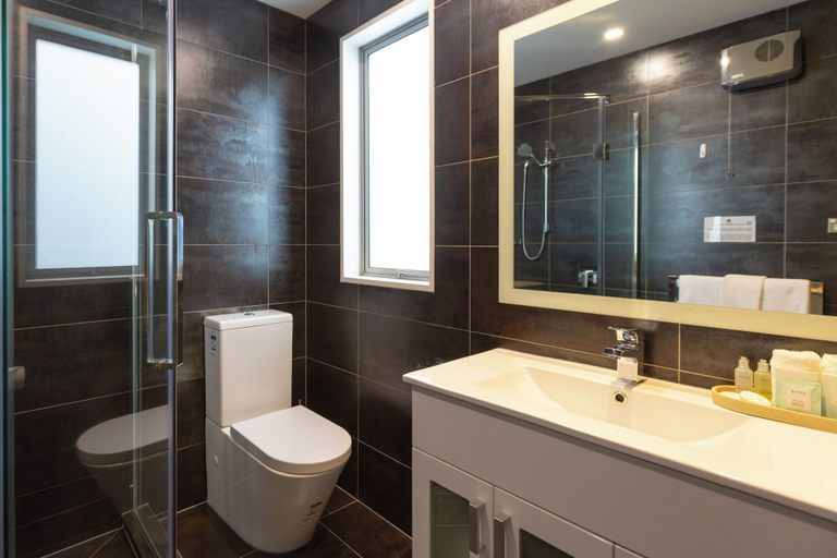 Bathroom 4, Alpine Hotel, Christchurch