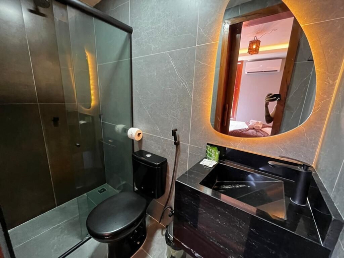 Bathroom, milos hotel icarai, Amontada