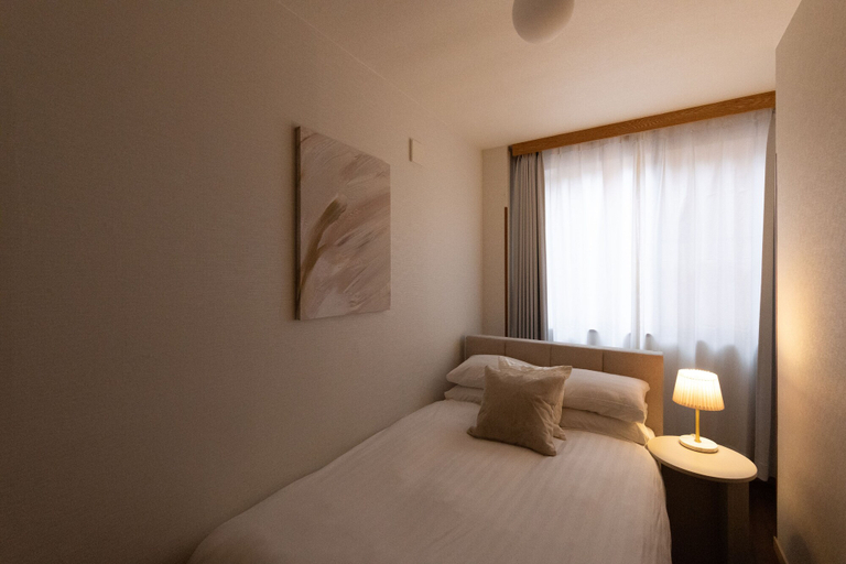 Bedroom 3, Tsutenkaku Royal House, Osaka