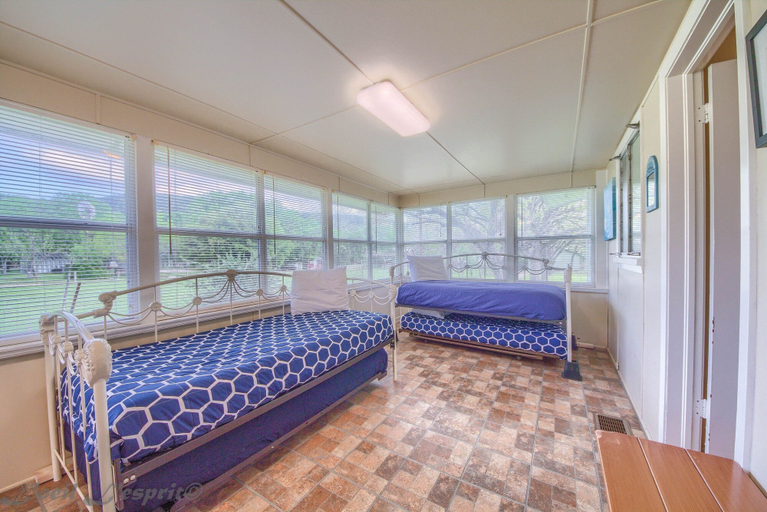 Room 5, Texas Blue Wagon Rr9084b3 7 Bedroom Home by RedAwning, Comal