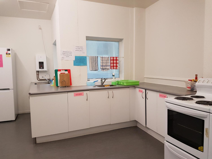 Others 5, BK Hostel, Waitakere