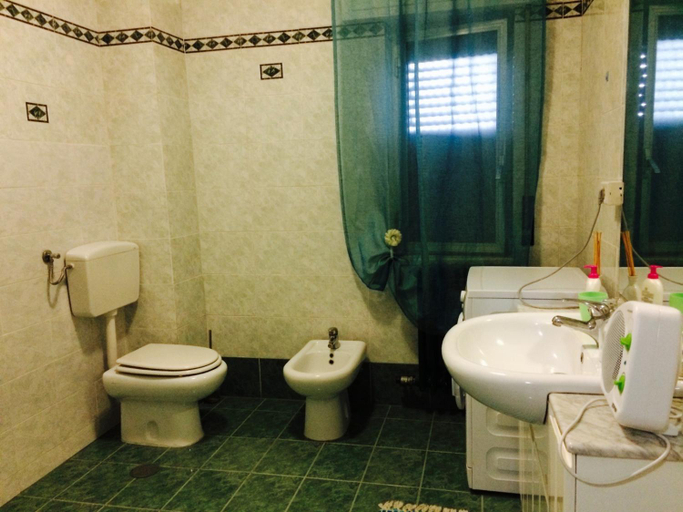 Bathroom 4, ALH Hotel Hub Digitale tm, Taranto