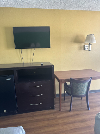 Others 5, American Inn, Sumter