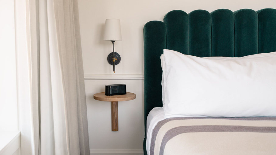 Bedroom 2, Longfellow Hotel, Cumberland
