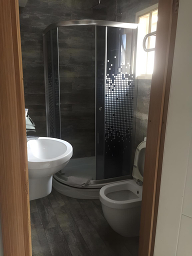 Bathroom 4, Ellyxville Hotel, Eti-Osa