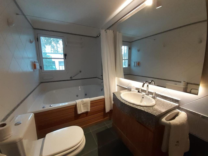 Bathroom 3, Miradores del Bosque Apart & Spa, Villa Gesell