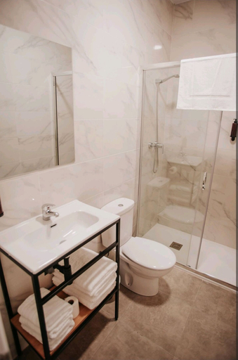 Bathroom 3, Polorooms Vara, Valladolid