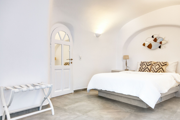 Bedroom 3, Aris Caves, South Aegean