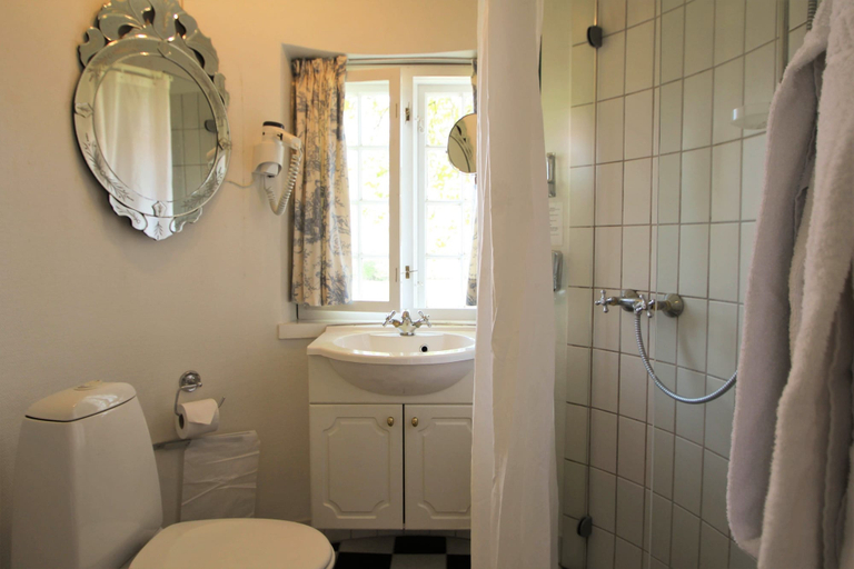 Bathroom 4, Sophiendal Slotshotel, Skanderborg
