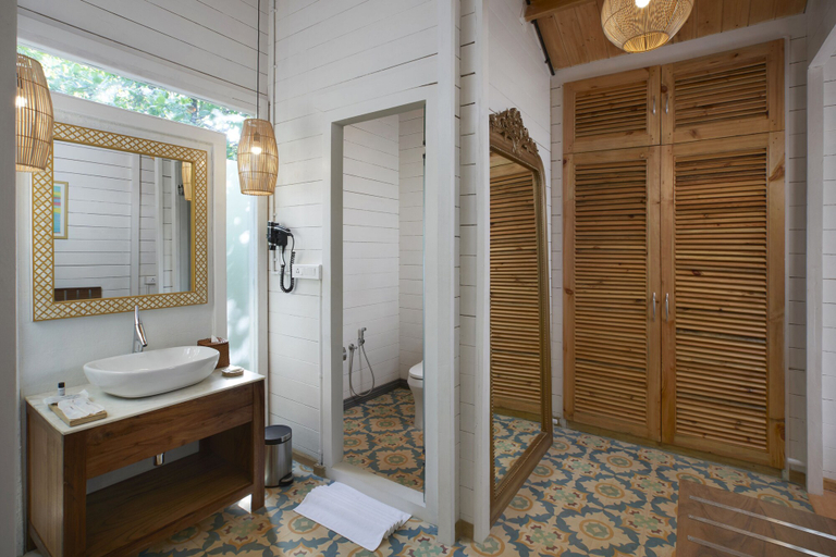 Bathroom 5, LaRiSa Resort & Spa, Ashwem, North Goa