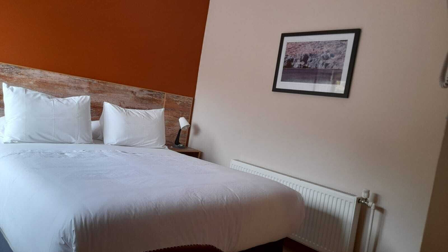 Bedroom 2, Calafate Apart Hotel, Coihaique
