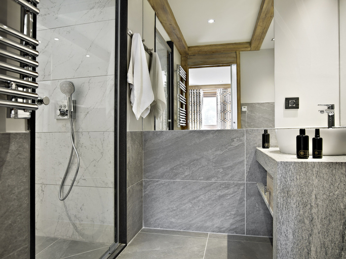 Bathroom 4, MGM Hôtels & Résidences – Résidence Chalets Laska, Haute-Savoie