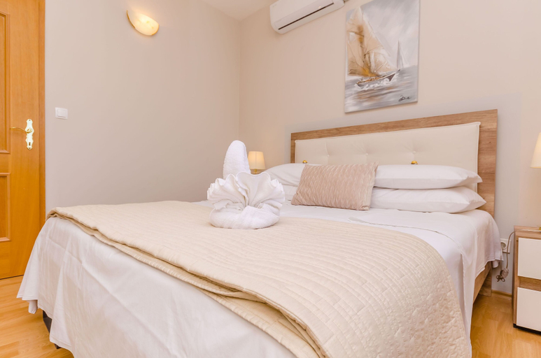 Bedroom 4, Apartments Vila Jelka, Jelsa