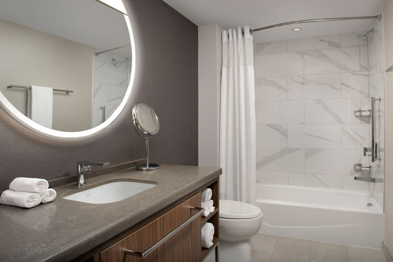 Bathroom 3, Courtyard by Marriott Washington, DC Dupont Circle, Washington D.C.