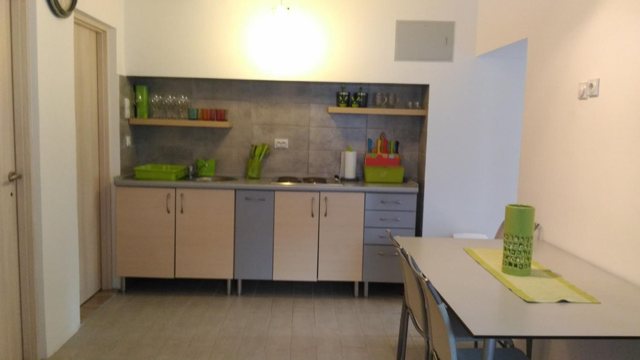 Others 2, Apartman Vukovic
