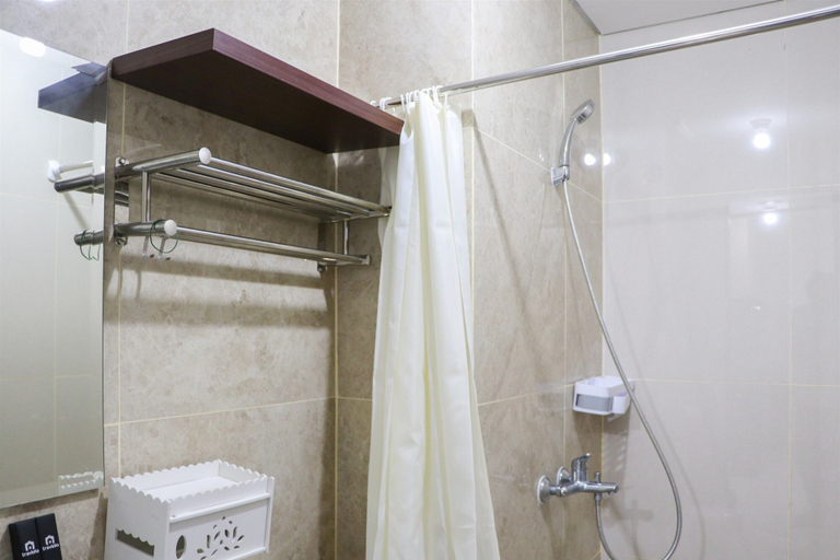 Bathroom 3, Comfort And Cozy Stay 2Br At 29Th Floor Transpark Cibubur Apartment, Depok