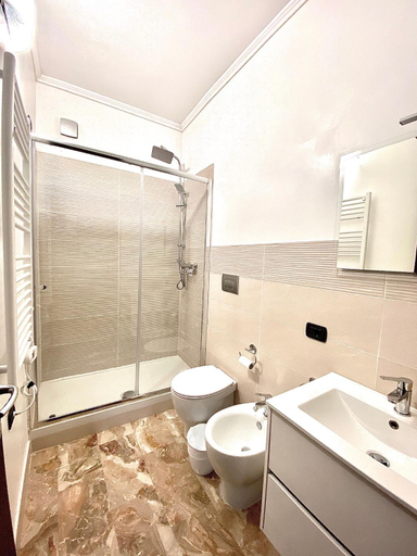 Bathroom 3, B&B mo•si, L'Aquila