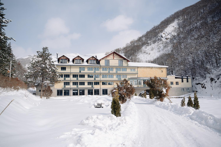 Exterior & Views 1, Apricot Aghveran Resort