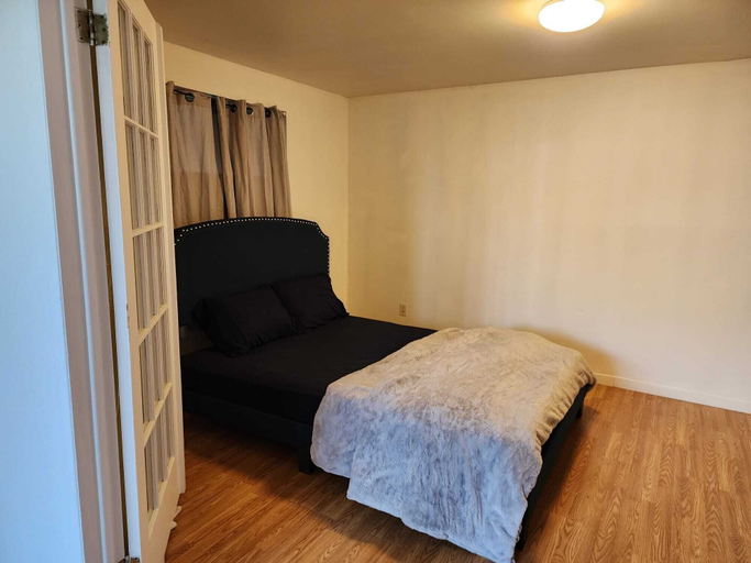 Bedroom 2, Timeless Tranquility, a place near everything!, Champlain