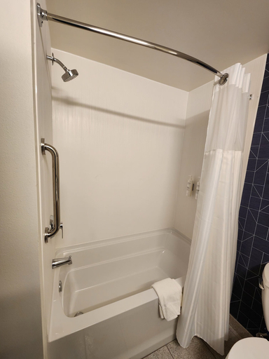 Bathroom 4, Spark by Hilton Rahway, Union