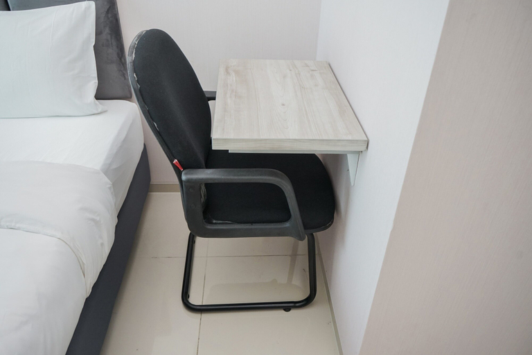 Bedroom 3, Minimalist And Nice Studio At Tree Park City Cikokol Apartment, Tangerang