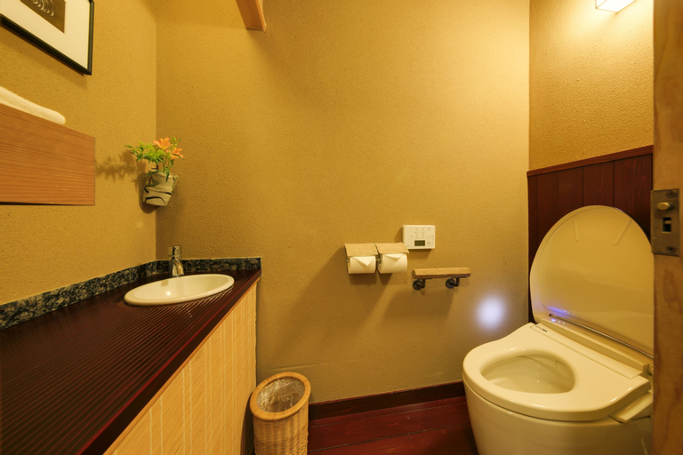 Bathroom 15