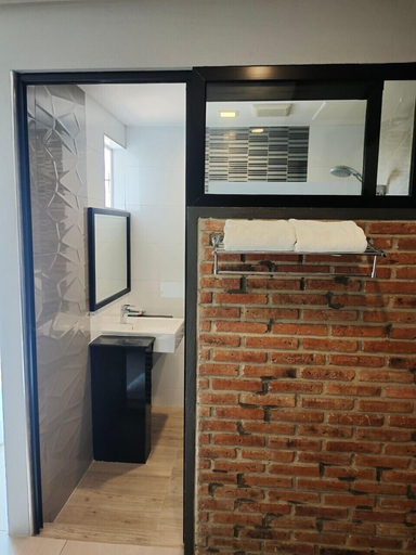 Bathroom 4, Qoo Hotel, Muang Buri Ram