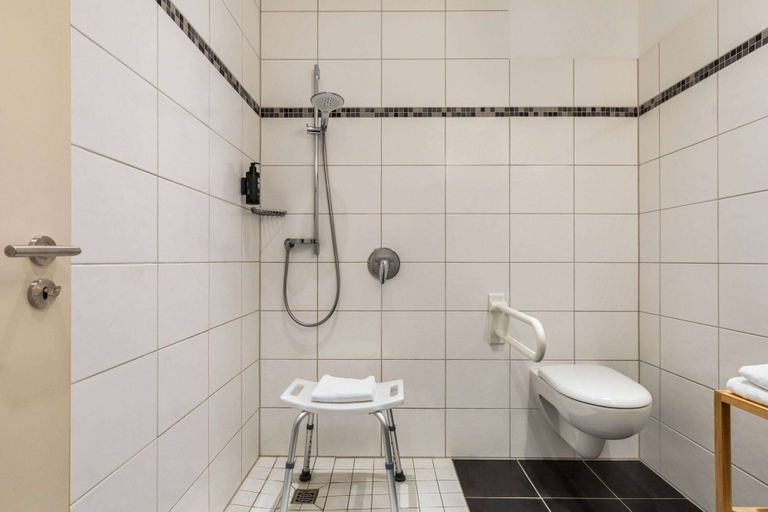 Bathroom 5, DORMERO Hotel Werther, Gütersloh