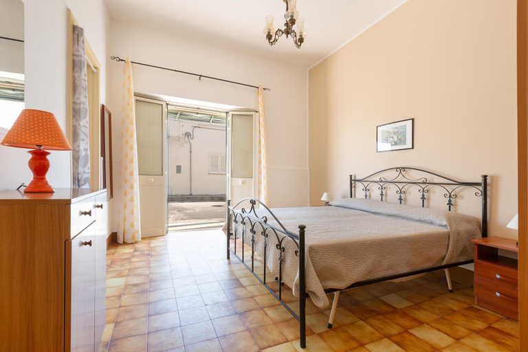Room 4, 3766 Appartamento Ilde by Barbarhouse, Lecce