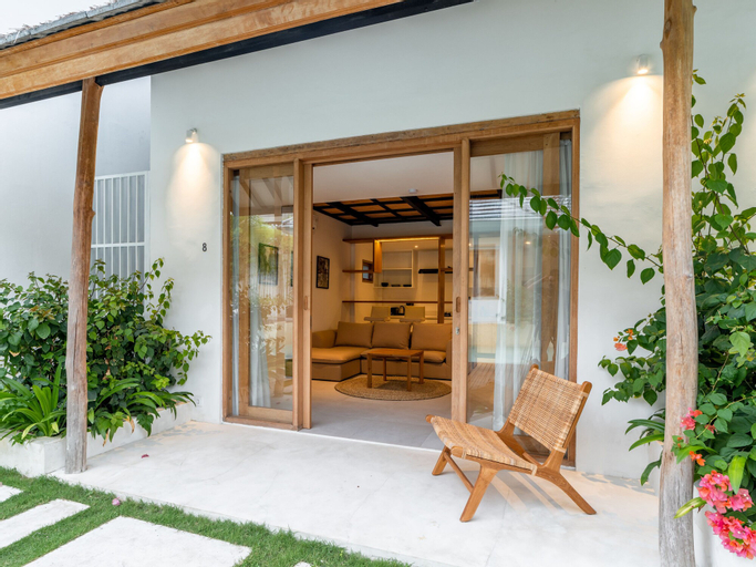 Exterior 6