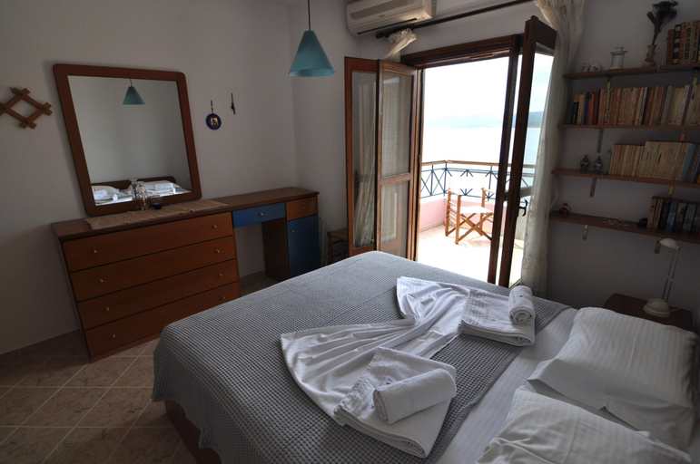 Bedroom 2, Zennova 42 Pirgadikia Sky & Sea Home, Central Macedonia