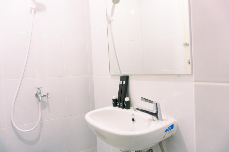 Bathroom 5, New And Nice Designed Studio At Tokyo Riverside Pik 2 Apartment, Tangerang