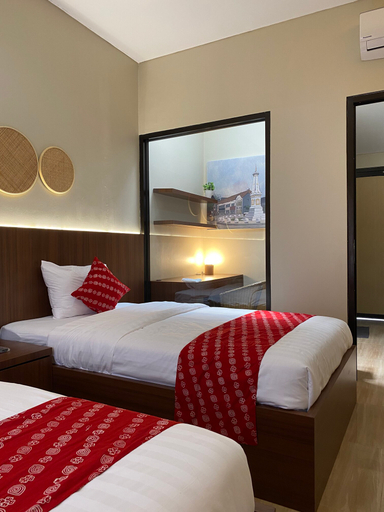 Omah Soemantri Room Type - DELUXE ROOM BREAKFAST