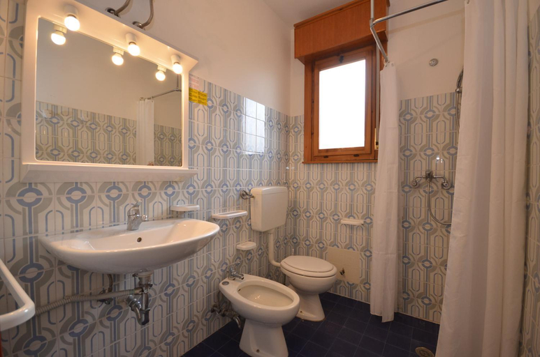 Bathroom 4, Villaggio Azzurro - Appartamenti, Venezia
