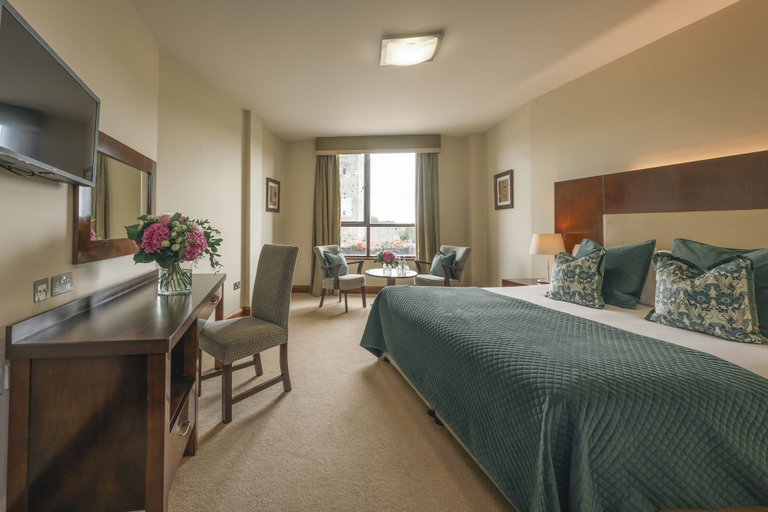 Bedroom 3, Trim Castle Hotel