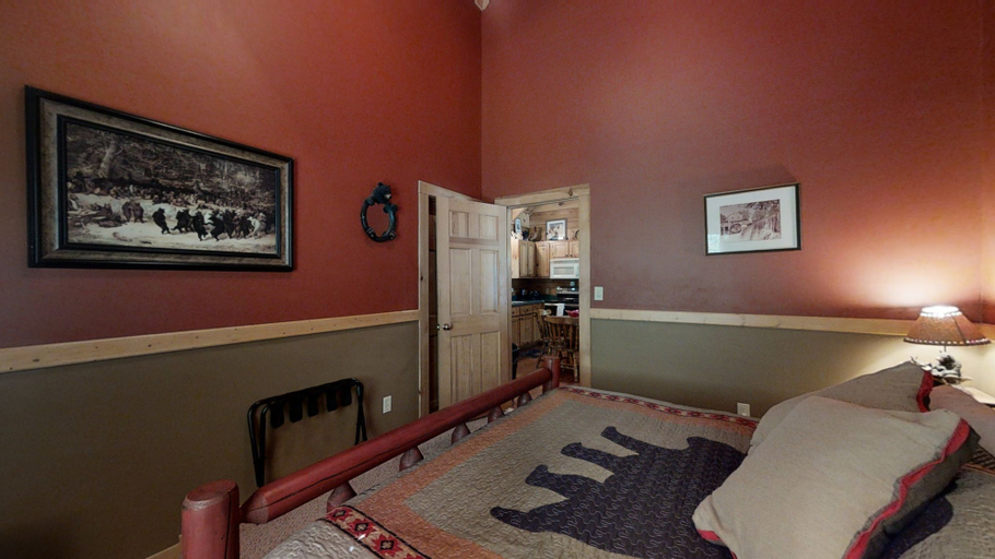 Bedroom 2, Karen's Cabin, Sevier