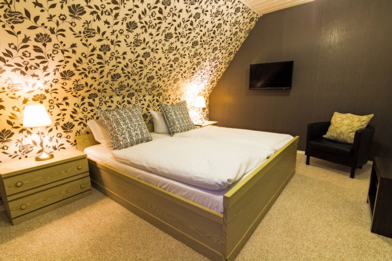 Bedroom 18