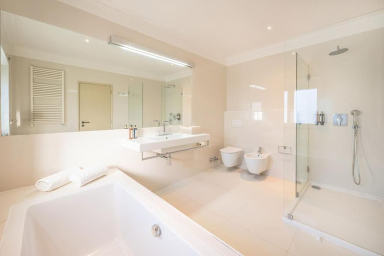 Bathroom, Casa Rosário : Three Bedroom Villa with Private Pool;, Cascais