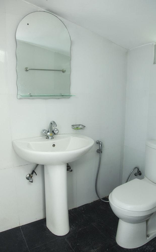 Bathroom 3, Blossom Rest, K.F.G. & G. Korale