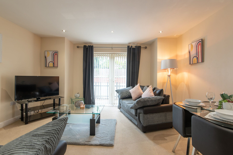 Others 5, Apartment 8, Nottinghamshire