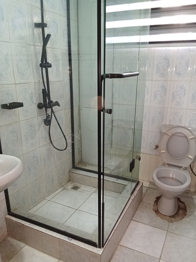 Bathroom 4, Peace Haven Hotel, AbujaMun