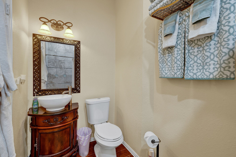 Bathroom 4, The Elizabeth Haus Lower, Kendall