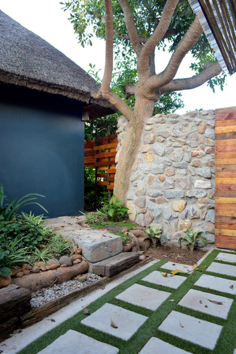 Exterior & Views 2, Kududu Guest House, Cacadu