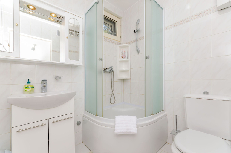 Bathroom 5, Apartments Vila Jelka, Jelsa