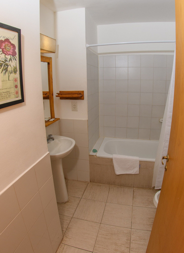 Bathroom 4, Complejo Base 41, Bariloche