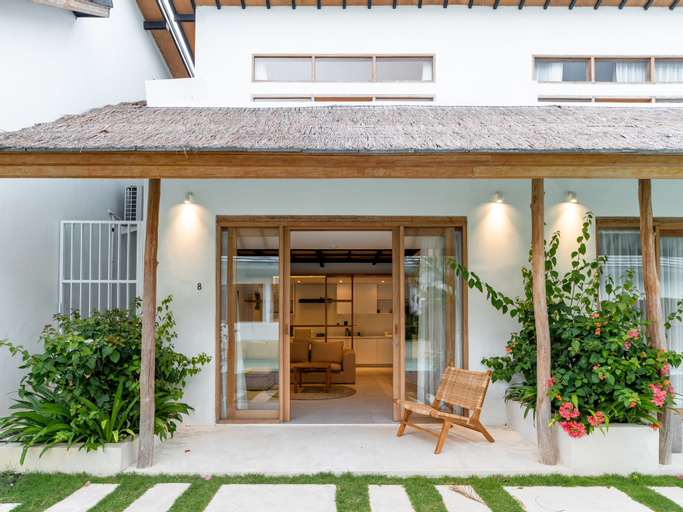 Exterior 8