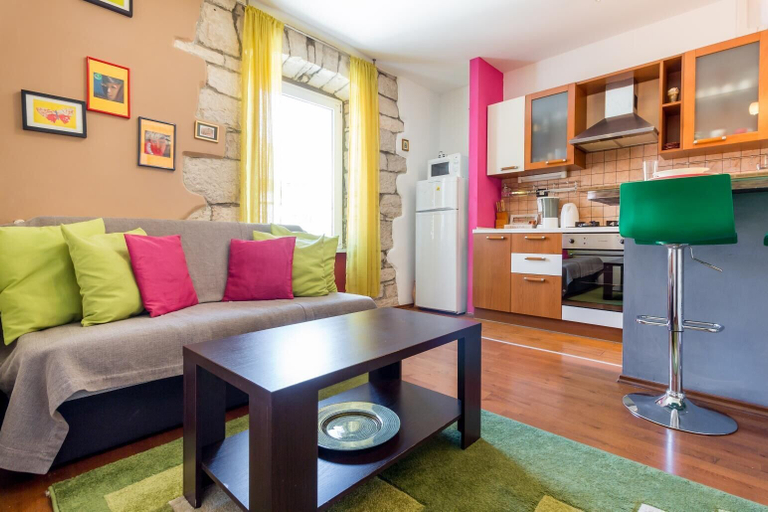 Others 3, Dante Square Apartment, Pula