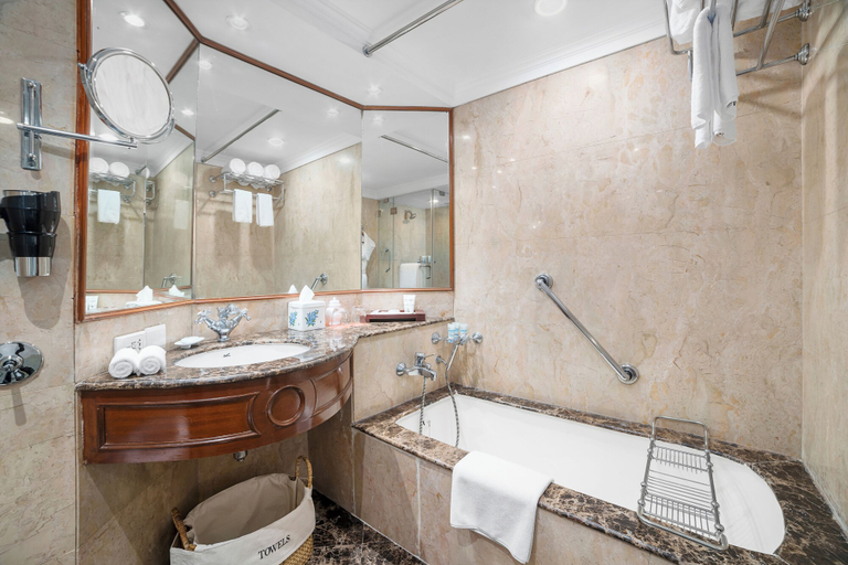 Bathroom 4, Welcomhotel by ITC Hotels, Alkapuri, Vadodara, Vadodara