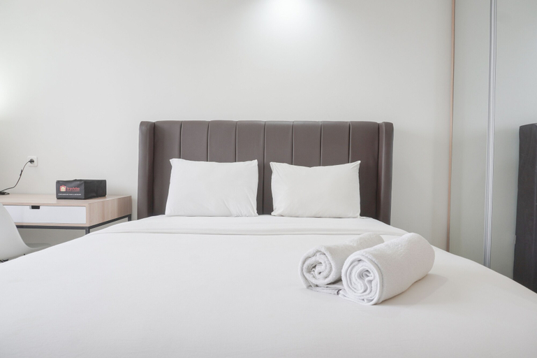 Bedroom 1, Comfy Studio Apartment At Evenciio Margonda, Depok